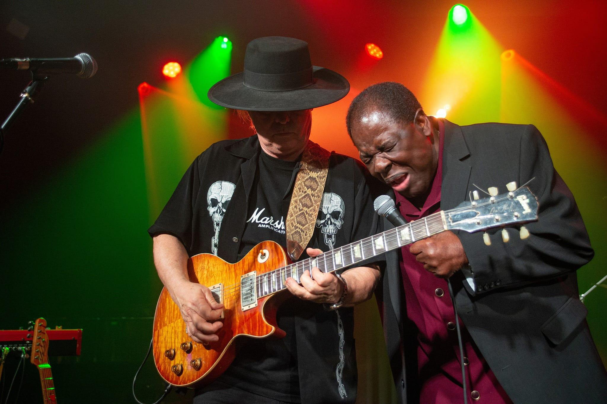 אנדי וואטס ורוי יאנג